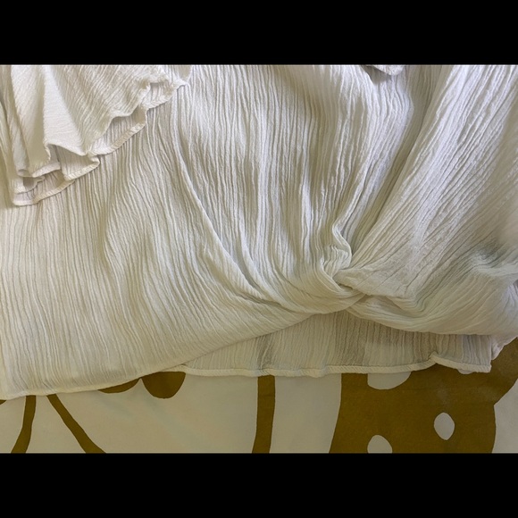 3/4 Flare Sleeve Tie Blouse - Picture 4 of 13